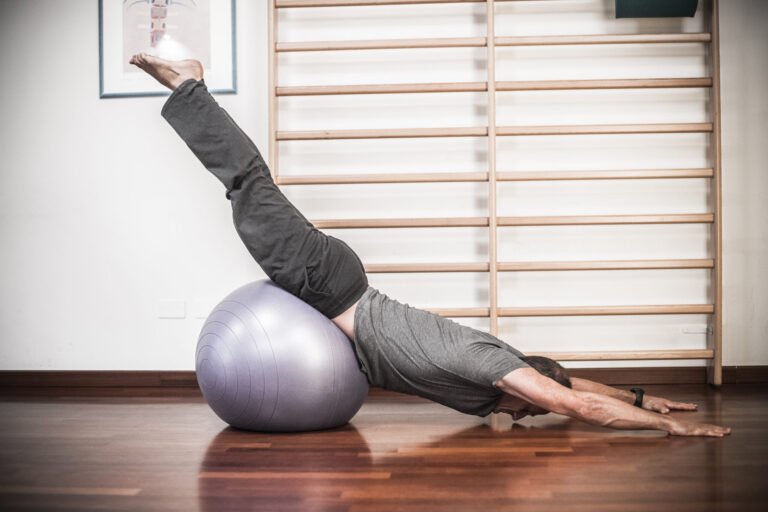 Esercizio per attivazione catena muscolare posteriore